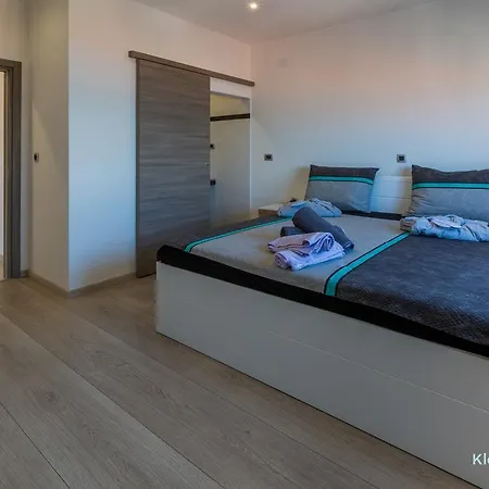 Lili Apartman *