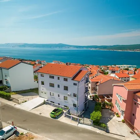 Lili Apartman