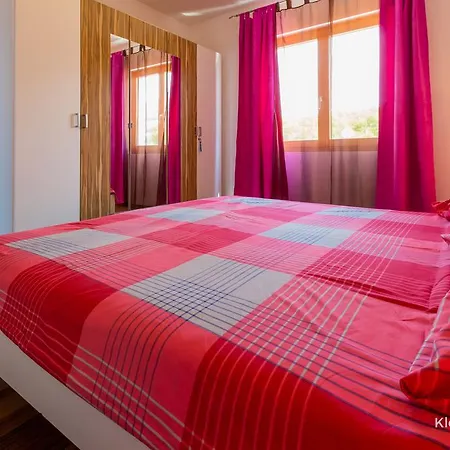 Lili Apartman *