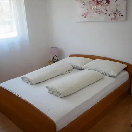 Lili Apartman