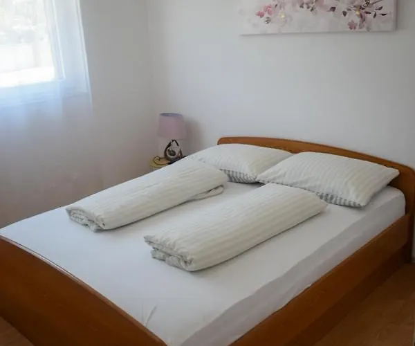 Lili Apartman