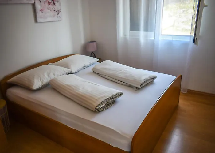 Lili Apartman *